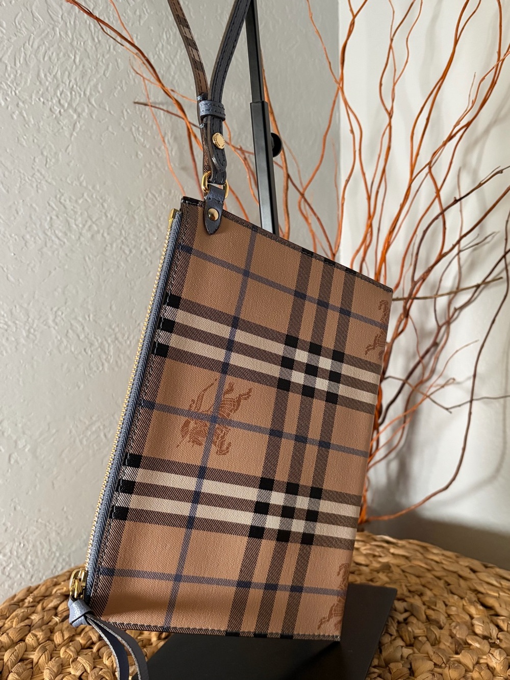 BURBERRY HAYMARKET CHECK LEATHER POUCH w/ DUST BAG - Picture 3 of 7